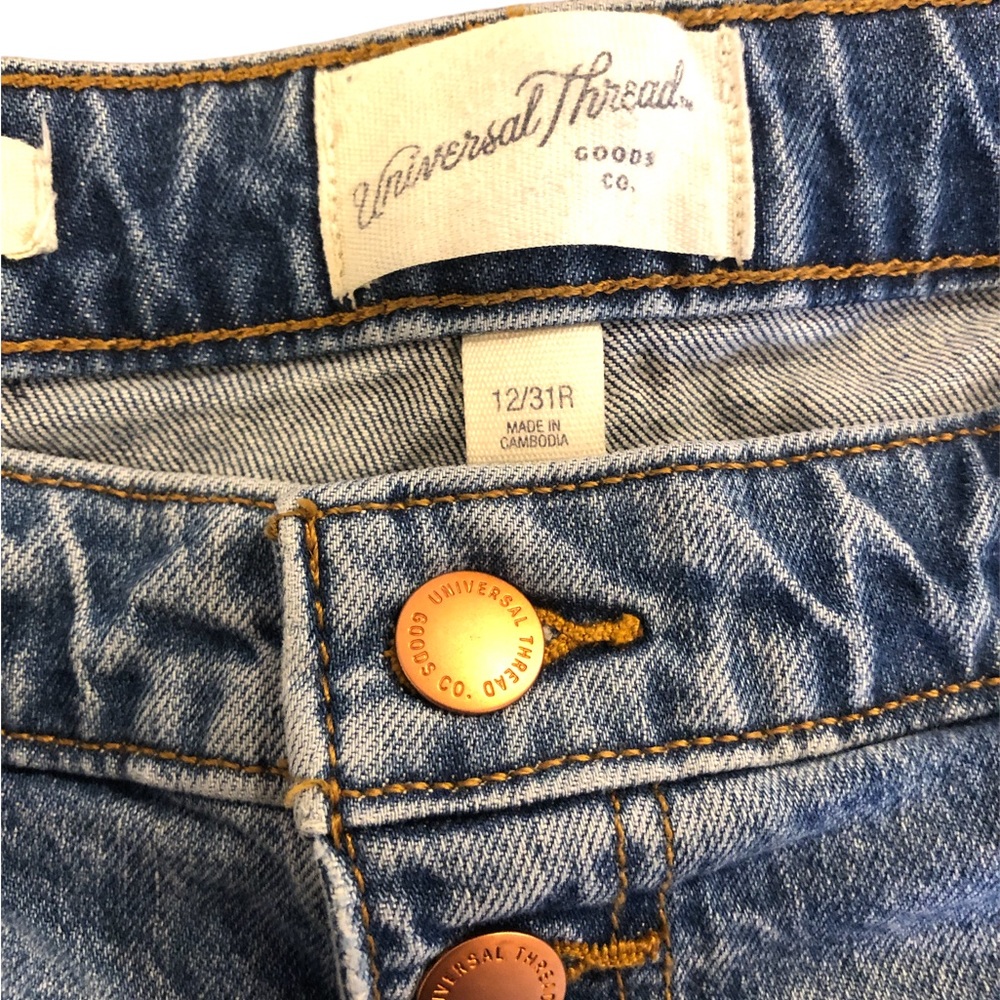 Universal Thread. Jean Shorts Women’s. Size 31 R - Picture 3 of 3